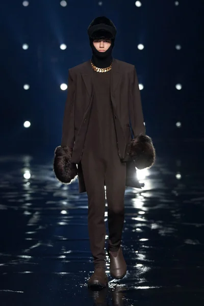 Look 14